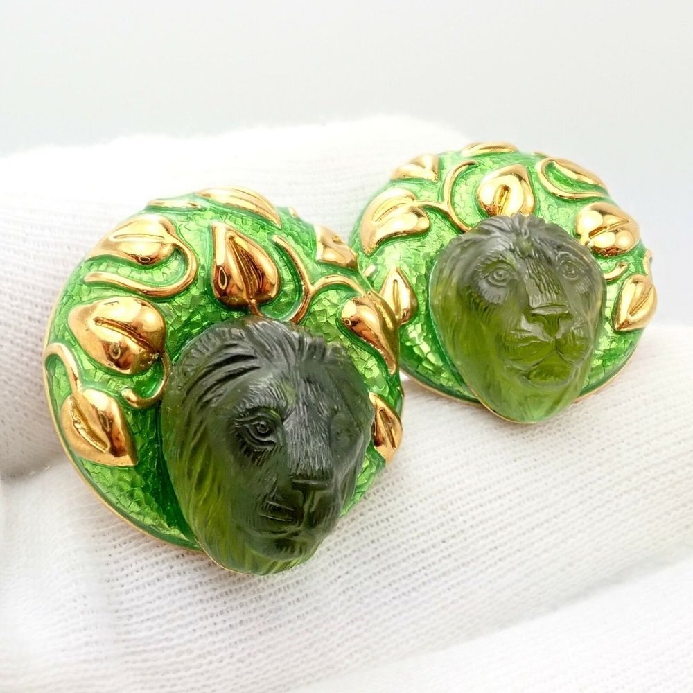 Rare! Elizabeth Gage 18k Yellow Gold Carved Peridot Green Enamel Lion Earrings - Picture 3 of 10